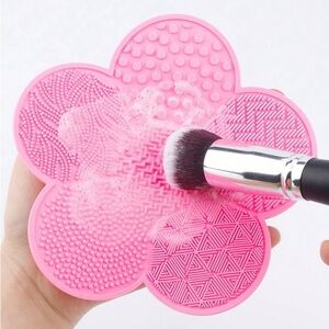Makeup Brush cleaner